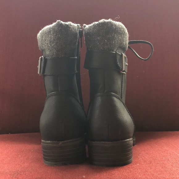 Blk ankle boots tie up with side zipper - Picture 5 of 5